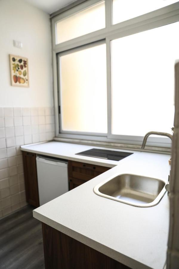 Aura Rent Of With Shared Kitchen Guest house Bari